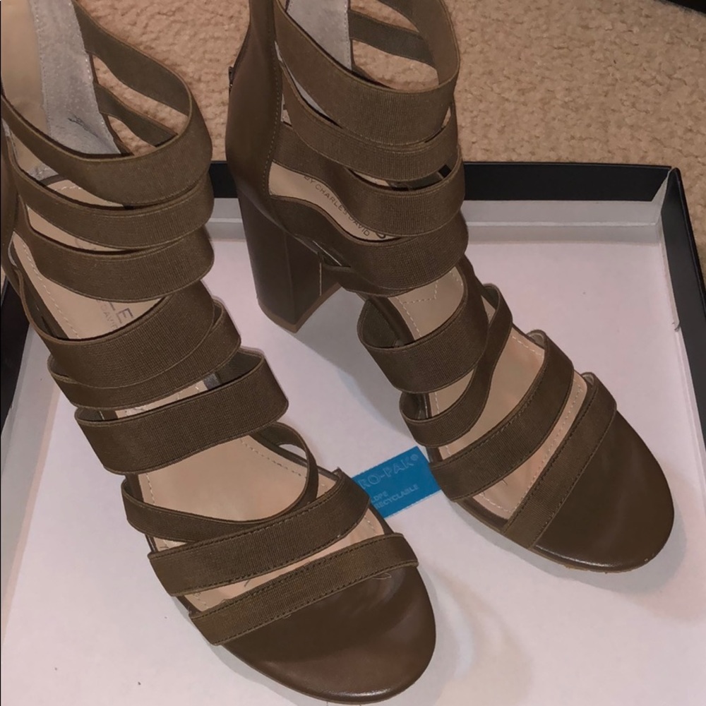 Charles by Charles David Erika 8.5M Taupe-ES